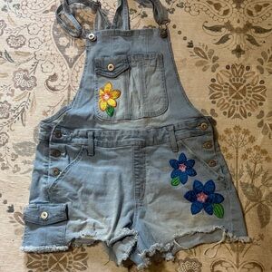 No Boundaries Faded Blue Embroidered Floral Denim Shorts